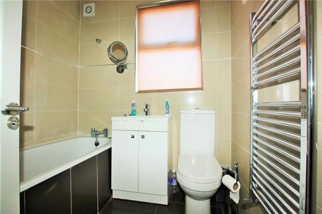  Image of 3 bedroom Duplex to rent in Gladstone Park Gardens London NW2 at Gladstone Park Gardens, London, NW2